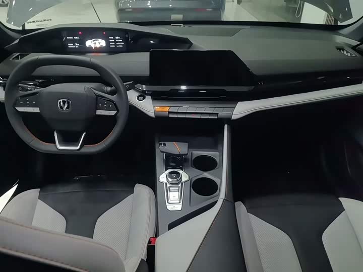 Changan UNI-V Hybrid 2024 2024款 蓝鲸智电iDD 136km 智酷型