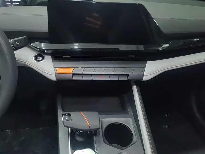 Changan UNI-V Hybrid 2024 2024款 蓝鲸智电iDD 136km 智酷型