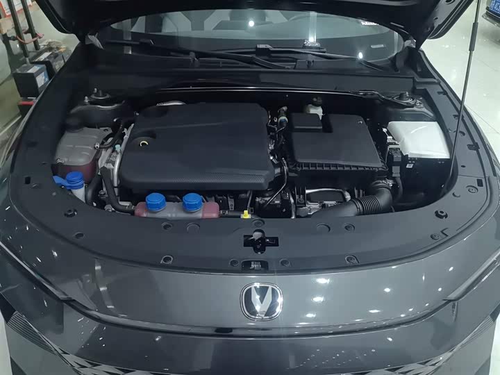 Changan UNI-V Hybrid 2024 2024款 蓝鲸智电iDD 136km 智酷型