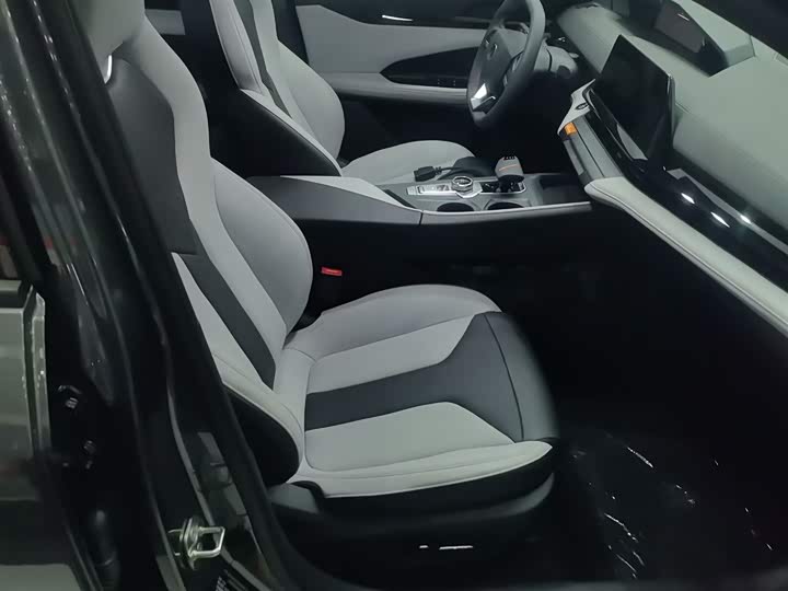 Changan UNI-V Hybrid 2024 2024款 蓝鲸智电iDD 136km 智酷型