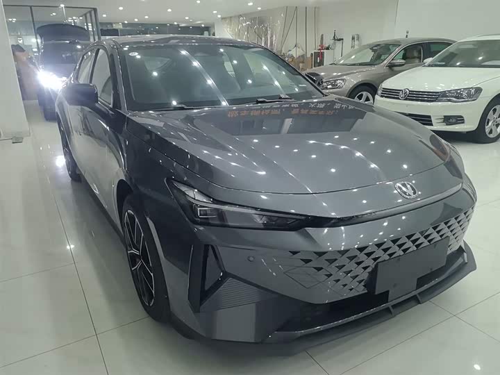 Changan UNI-V Hybrid 2024 2024款 蓝鲸智电iDD 136km 智酷型