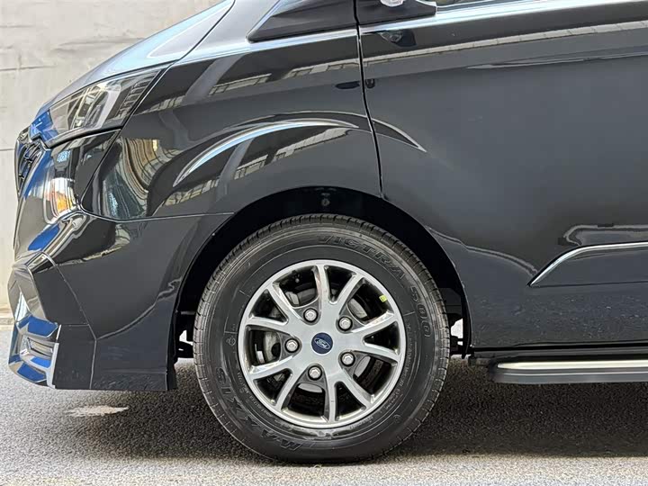 Ford Tourneo 2024 2024款 2.0T 自动致尊Plus版