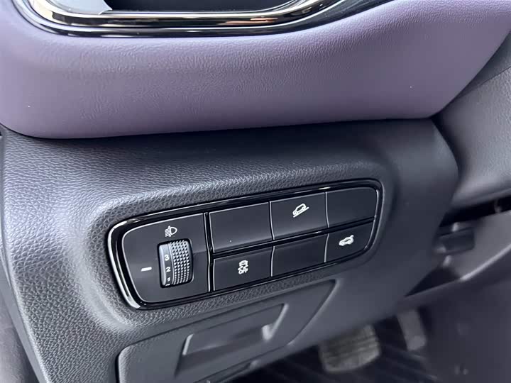 GAC Trumpchi M6 2025 2025款 MAX 270T WDCT 豪华版