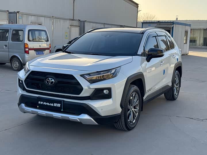 Toyota RAV4 2024 2024款 2.0L CVT四驱探险Plus版