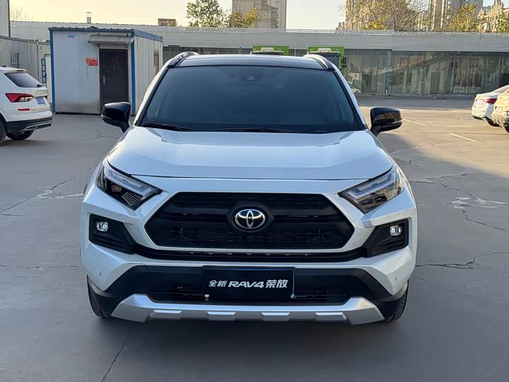 Toyota RAV4 2024 2024款 2.0L CVT四驱探险Plus版
