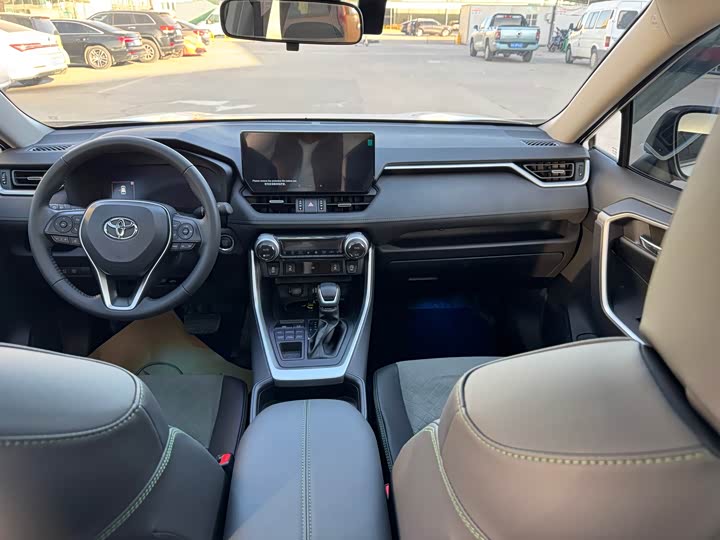 Toyota RAV4 2024 2024款 2.0L CVT四驱探险Plus版