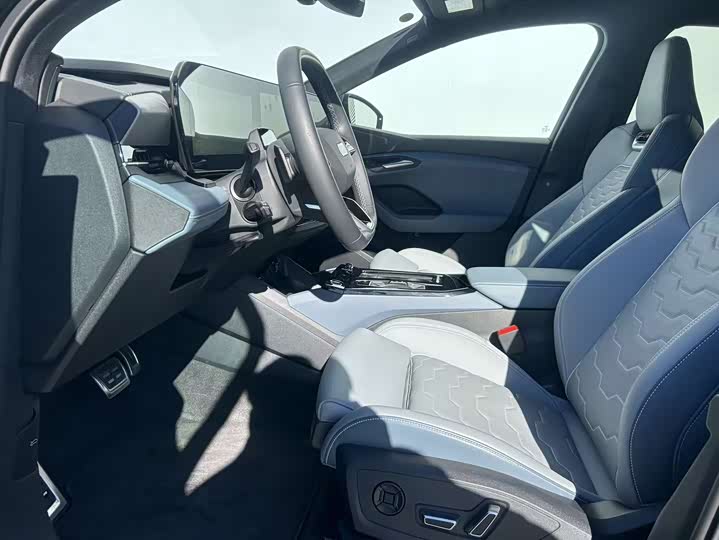 2026 Audi Q6L e-tron