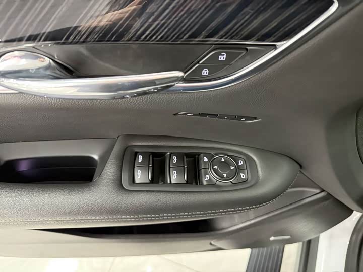 Cadillac XT6 2022 2022款 2.0T 六座两驱豪华型