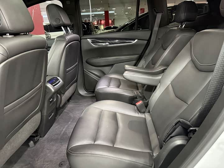 Cadillac XT6 2022 2022款 2.0T 六座两驱豪华型