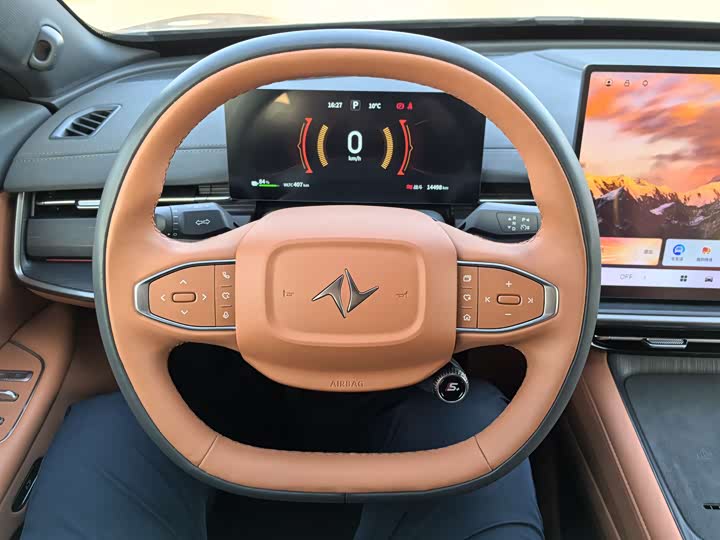 Dongfeng Yipai eπ 007 2025 2025款 纯电 565四驱Max领航版