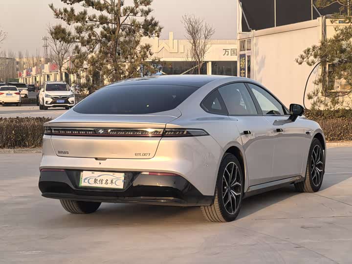 Dongfeng Yipai eπ 007 2025 2025款 纯电 565四驱Max领航版