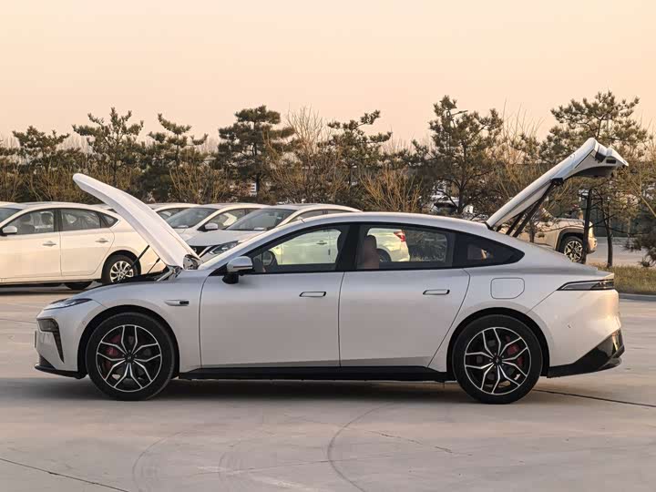 Dongfeng Yipai eπ 007 2025 2025款 纯电 565四驱Max领航版