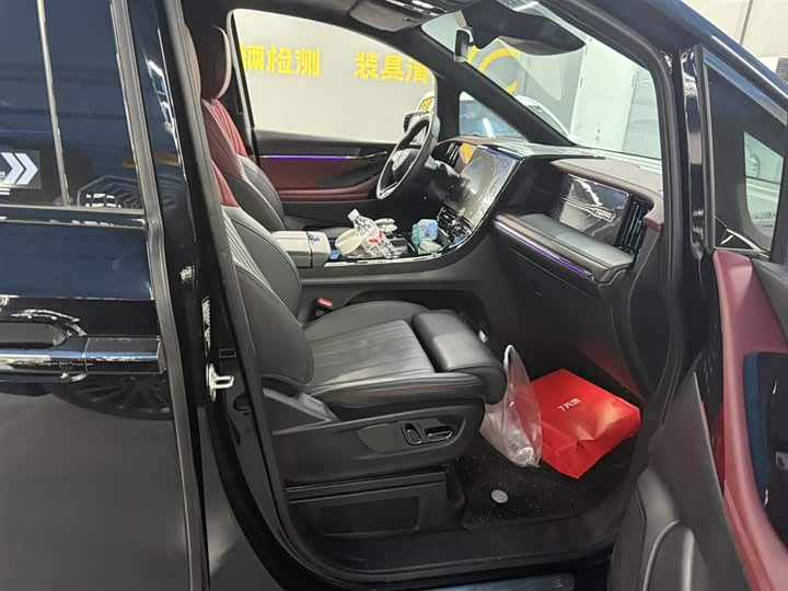 GAC Trumpchi M8 2025 2025款 宗师系列 超级混动版