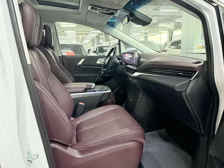 Buick GL8 Century 2025 2025款 2.0T 六座蕴世版