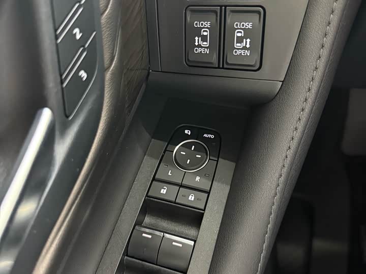 Toyota Alphard 2024 2024款 双擎 2.5L 臻享版