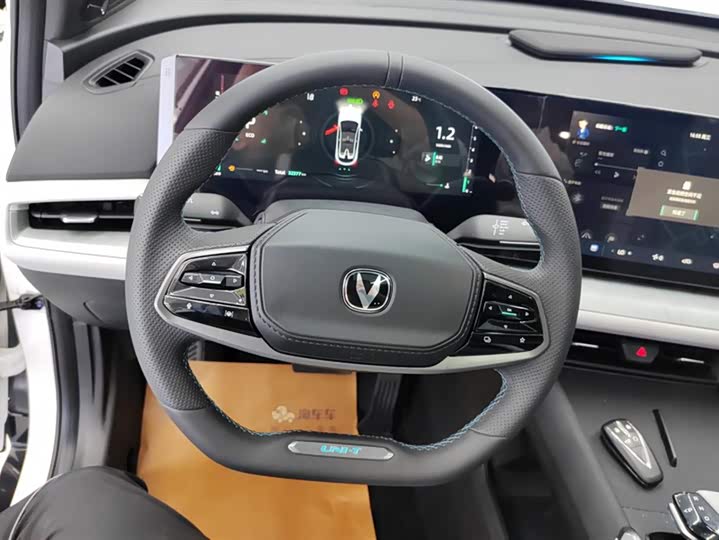 Changan UNI-T 2023 2023款 第二代 1.5T 尊贵型