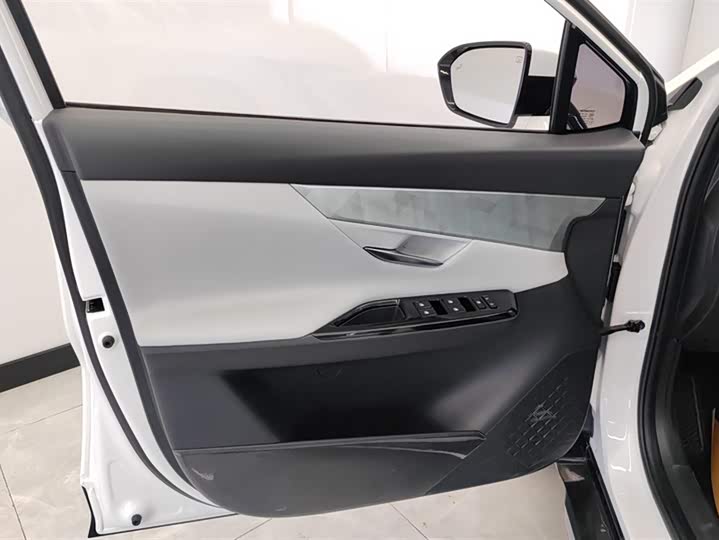 Changan UNI-T 2023 2023款 第二代 1.5T 尊贵型