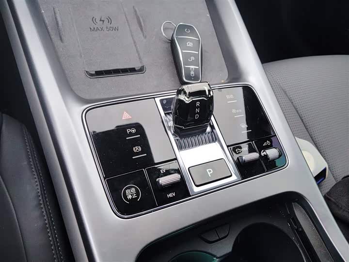 BYD Seal 07 DM-i Hybrid 2025 2025款 智驾版 DM-i 1.5L 125km 尊贵型