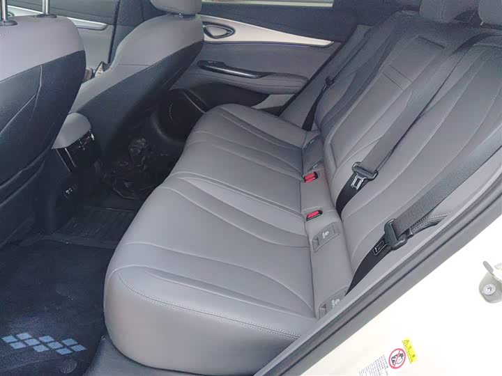 BYD Seal 07 DM-i Hybrid 2025 2025款 智驾版 DM-i 1.5L 125km 尊贵型