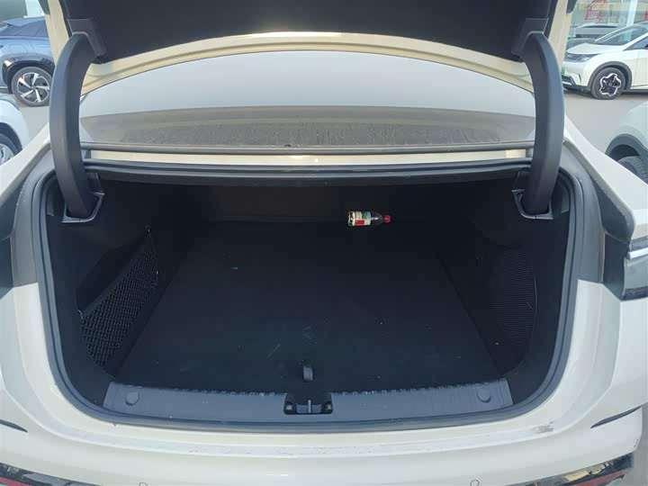 BYD Seal 07 DM-i Hybrid 2025 2025款 智驾版 DM-i 1.5L 125km 尊贵型