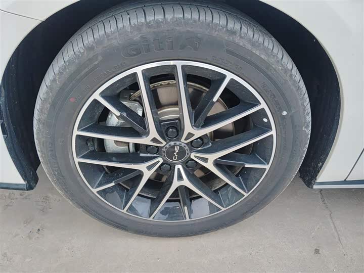 BYD Seal 07 DM-i Hybrid 2025 2025款 智驾版 DM-i 1.5L 125km 尊贵型