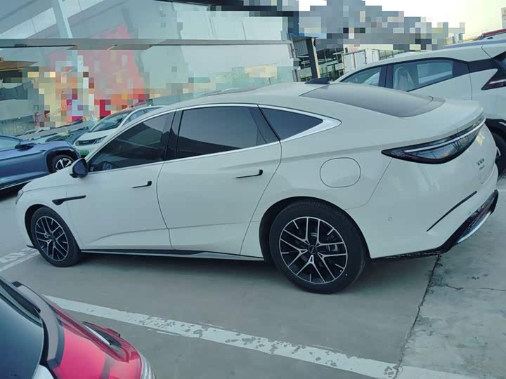 BYD Seal 07 DM-i Hybrid 2025 2025款 智驾版 DM-i 1.5L 125km 尊贵型