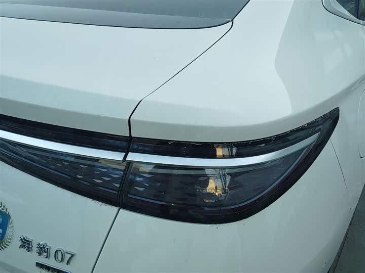 BYD Seal 07 DM-i Hybrid 2025 2025款 智驾版 DM-i 1.5L 125km 尊贵型