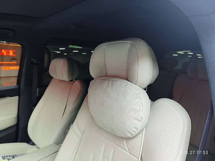 Zeekr 009 2024 2024款 七座过道版四驱 108kWh