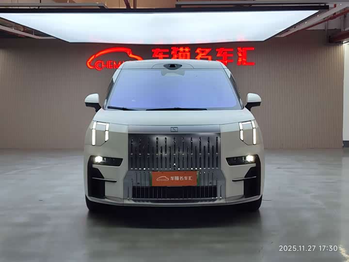 Zeekr 009 2024 2024款 七座过道版四驱 108kWh