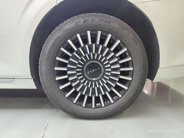 Zeekr 009 2024 2024款 七座过道版四驱 108kWh