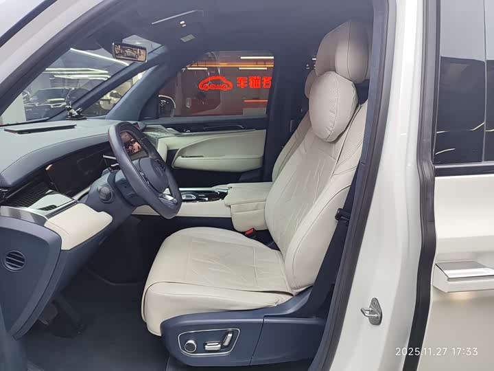 Zeekr 009 2024 2024款 七座过道版四驱 108kWh