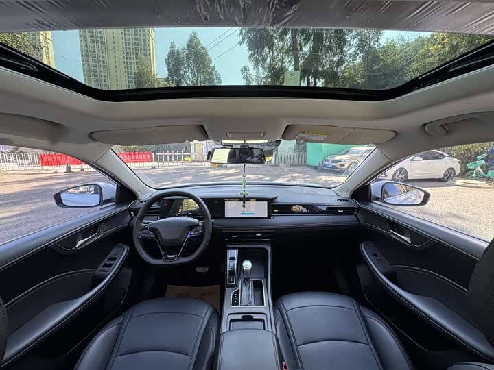 Roewe i5 2023 2023款 1.5L CVT尊荣版