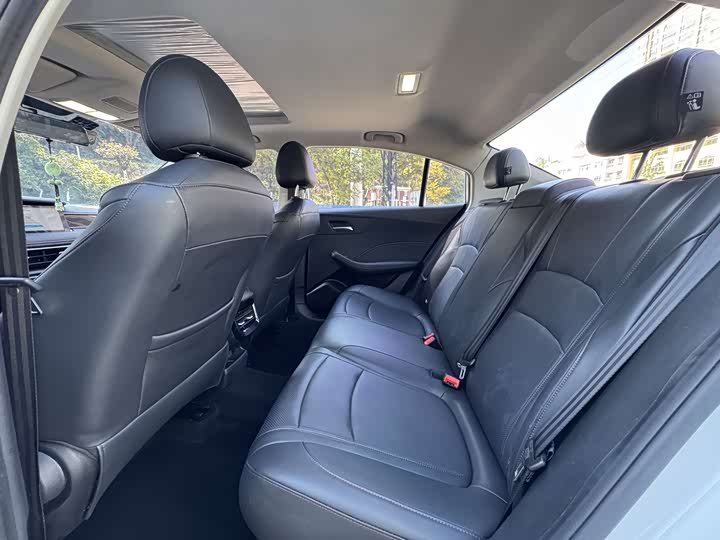 Roewe i5 2023 2023款 1.5L CVT尊荣版