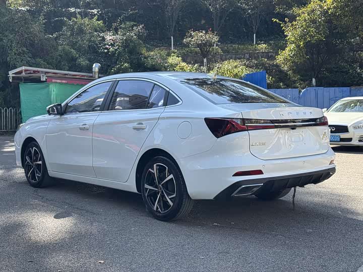 Roewe i5 2023 2023款 1.5L CVT尊荣版