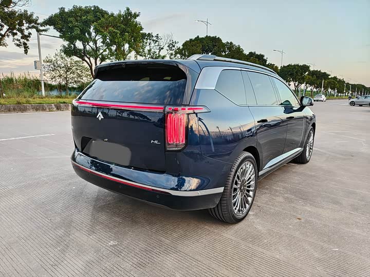 GAC Hyptec HL 2025 2025款 700 Ultra六座四驱激光雷达版