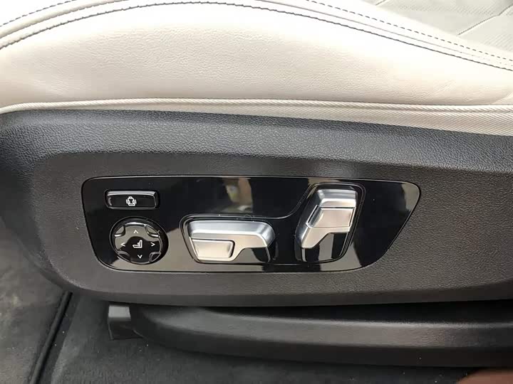 BMW XM 2023 2023款 基本型