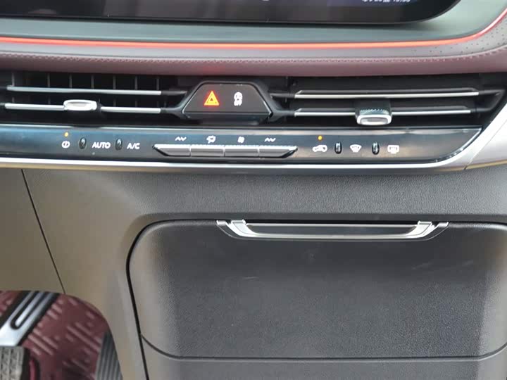 Buick GL8 Century 2025 2025款 2.0T 六座蕴世版