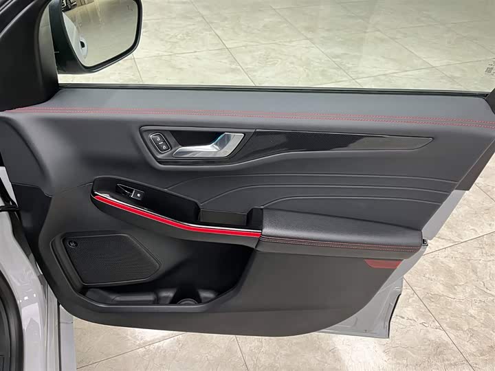 Ford Escape 2024 2024款 EcoBoost 245 四驱纵享款ST-Line Pro