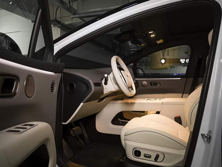 LiXiang i6 2025 2025款 两驱标准版