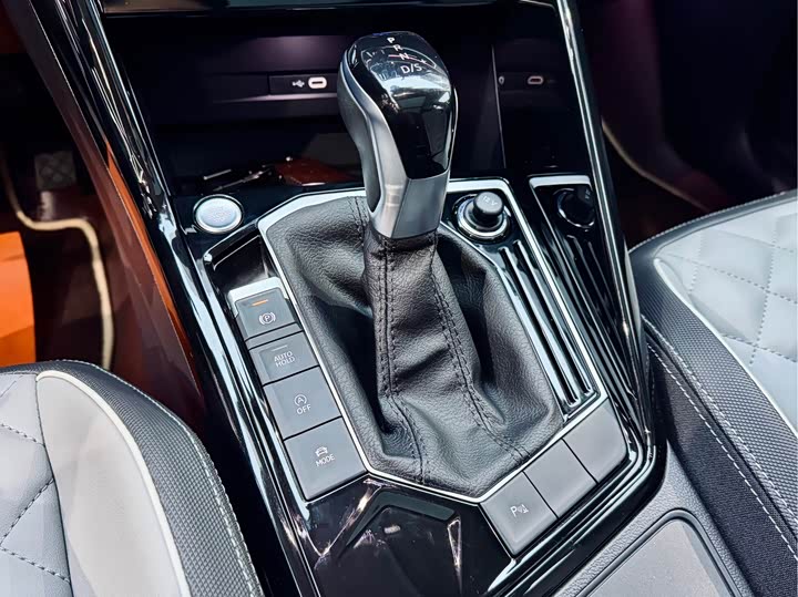 Volkswagen Tayron 2024 2024款 330TSI 两驱豪华Plus进阶版