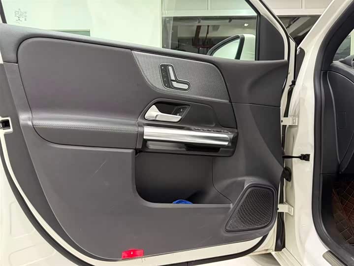 Mercedes-Benz B-Class 2022 2022款 改款 B 200 时尚型