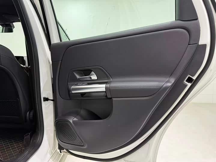 Mercedes-Benz B-Class 2022 2022款 改款 B 200 时尚型