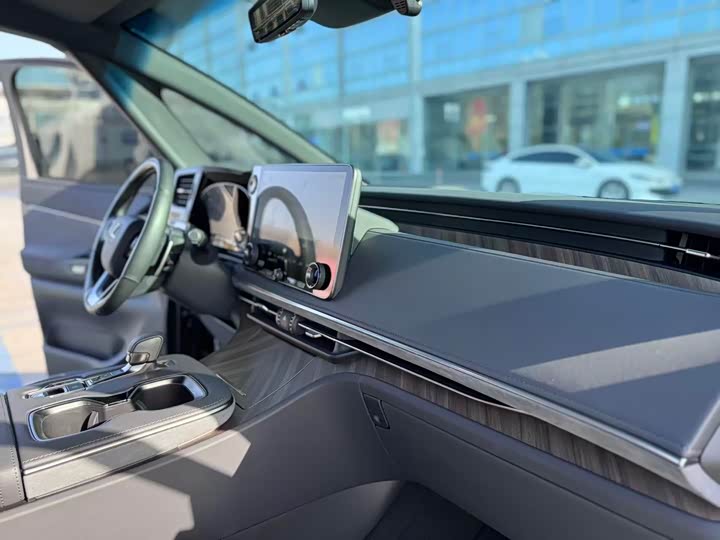 Lexus LM 2023 2023款 500h 六座尊崇版