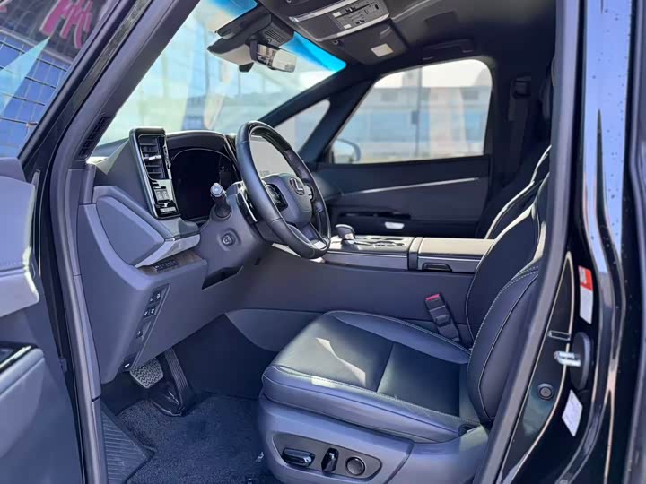 Lexus LM 2023 2023款 500h 六座尊崇版