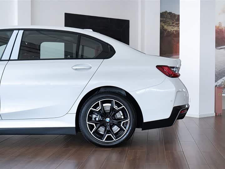 BMW i3 2025 2025款 eDrive 40 L 曜夜套装