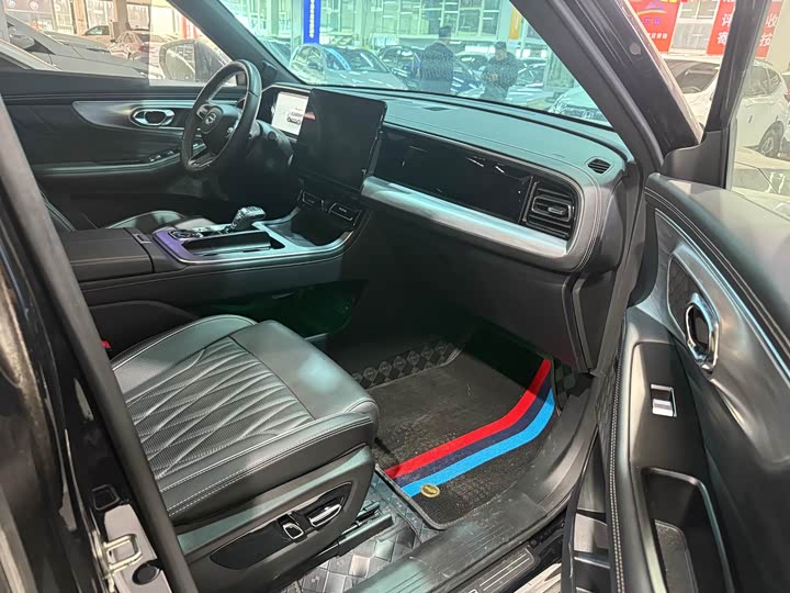 GAC Trumpchi GS8 2024 2024款 领航系列 2.0TGDI 两驱豪华智联版