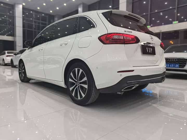 Mercedes-Benz B-Class 2021 2021款 B 180 时尚型