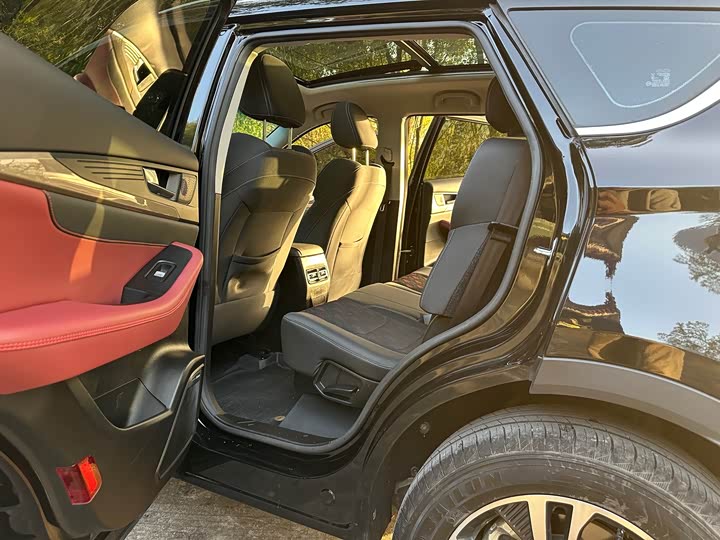 Jetour X70 2023 2023款 1.5T DCT超越PRO+版 7座