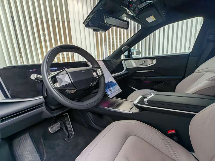 HiPhi Y 2023 2023款 560km 先锋版