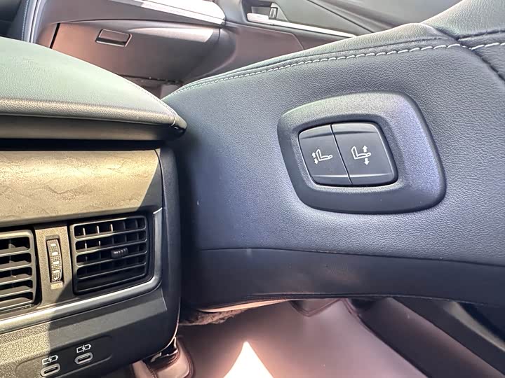 Toyota Camry 2025 2025款 双擎 2.5HG 尊贵智行版